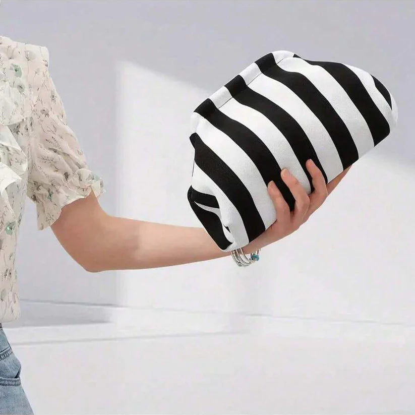 Stripe Cloud Clutch Bag(Black/White)