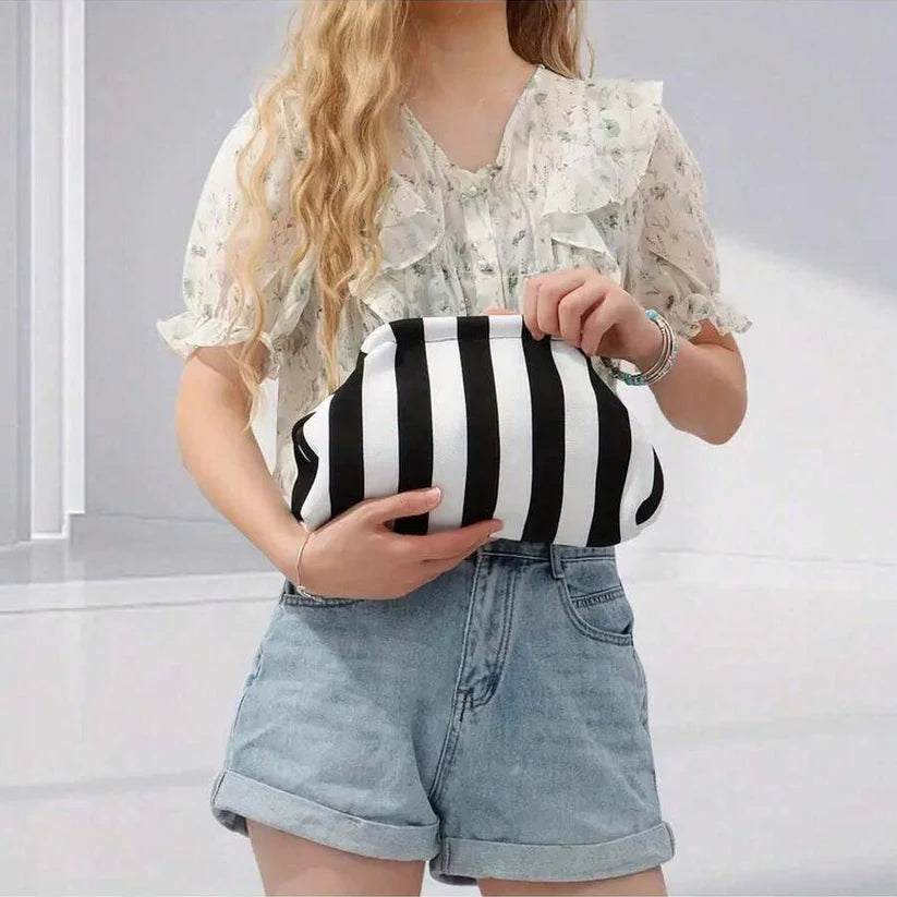 Stripe Cloud Clutch Bag(Black/White)